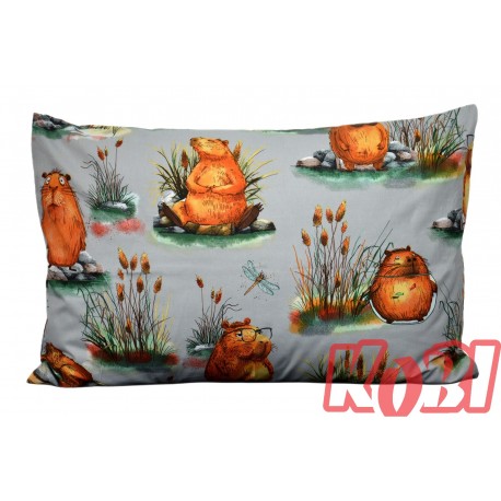 Poszewka bawełniana rozmiar 40x60 Kapibara szare tło 3521 Kobi