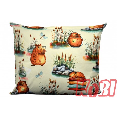 Poszewka bawełniana rozmiar 50x60 Kapibara kremowe tło 3522 Kobi