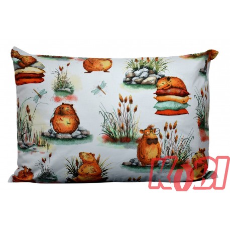 Poszewka bawełniana rozmiar 50x70 Kapibara białe tło 3523 Kobi